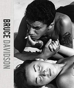 Bruce Davidson: Survey (signed edition) by Bruce Davidson, Charlotte Cotton, Carlos Gollonet, Frits Gierstberg, Francesco Zanot, 9781683951797