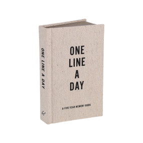 Canvas One Line a Day (A Five-Year Memory Book) by Chronicle Books, 9781452174792