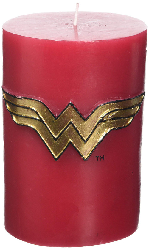 DC COMICS: WONDER WOMAN SCULPTED INSIGNIA CANDLE by INSIGHT EDITIONS,, 9781682982068
