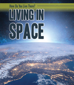 Living in Space - 9781725316652 by Carol Hand, 9781725316652