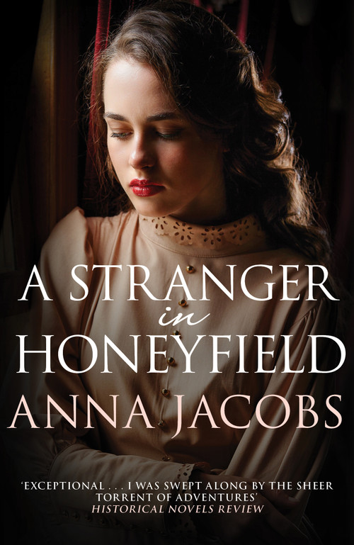 A Stranger in Honeyfield by Anna Jacobs, 9780749020255
