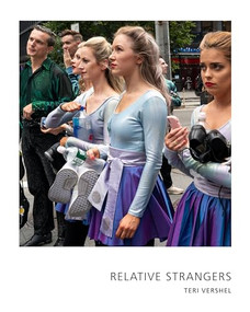 Relative Strangers - 9781954119277 by Teri Vershel, Sam Abell, 9781954119277