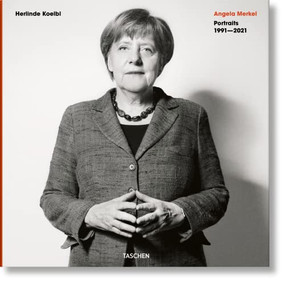 Herlinde Koelbl. Angela Merkel. Portraits 1991-2021 (Bi-Lingual Edition) by Herlinde Koelbl, 9783836588737