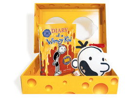 Diary of a Wimpy Kid Collector's Gift Set (Exclusive Book and Plush) by Jeff Kinney, 9781419788116