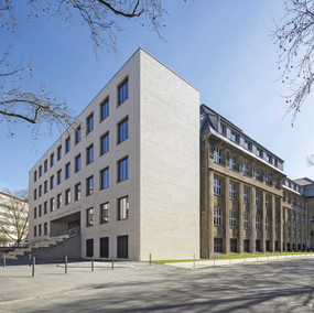 Friedrich Kullrich /SSP AG, Fritz-Henssler-Berufskolleg, Dortmund by Alexandra Apfelbaum, Jörg Hempel, 9783932565854