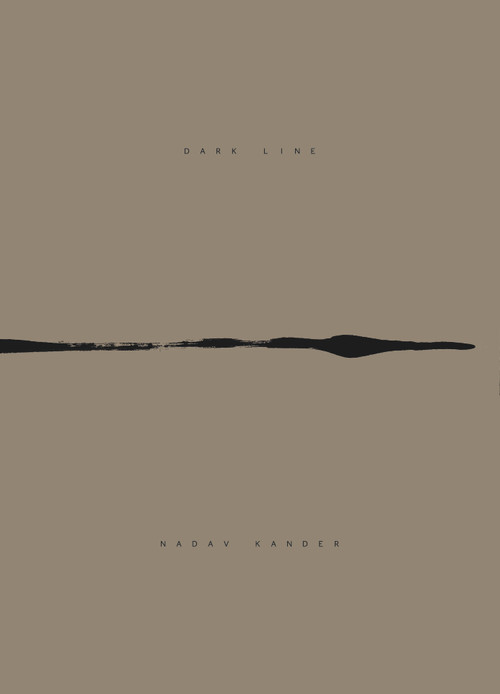 Dark Line - The Thames Estuary by Nadav Kander, 9781805980568