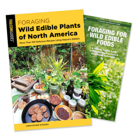Foraging Wild Edible Plants of North America Guidebook and Folding Pocket Guide Bundle (More than 150 Delicious Recipes Using Nature's Edibles) by Christopher Nyerges, James Kavanagh, 9781493098231