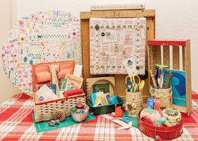 Assemblage-250 Projects & Ideas to Collect, Transform, Create & Display by Christen Brown, 9781644037638