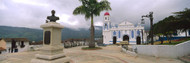 Simon Bolivar Statue Plaza De Armas Andes