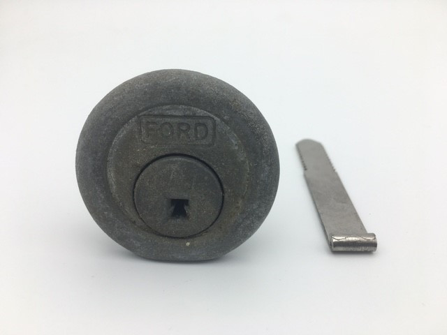 FORD F-50 KEY FOR YOUR FORD GUMBALL MACHINE LOCK FREE SHIPPING 