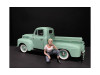 Car Girl in Tee Michelle Figurine for 1/24 Scale Models American Diorama 38337