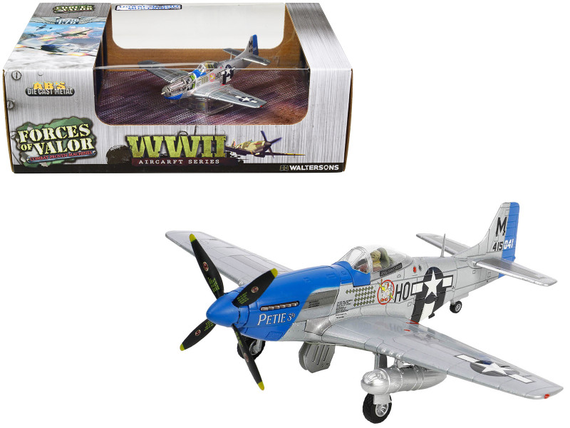 North American Aviation P-51D Mustang Aircraft Fighter Petie 3rd Lt Col John C Meyer 487th Fighter Squadron 352nd Fighter Group USAAF 1944 WW2 Aircrafts Series 1/72 Diecast Model Forces of Valor FOV-812013A