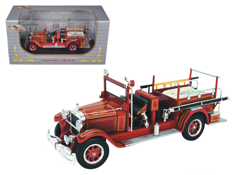 1928 Studebaker Fire Engine 1/32 Diecast Model Car Signature Models 32347