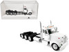 Peterbilt 589 3 Axel Day Cab White 1/87 (HO) Plastic Model Car HO Logistics HL-589072