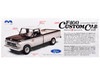 Skill 3 Model Kit 1966 Ford F 100 Custom Cab 4x4 Pickup Truck 1/25 Scale Model Moebius MOE-1236
