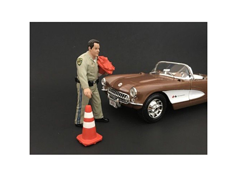 Highway Patrol Officer Collecting Cones Figurine / Figure For 1:24 Models by American Diorama