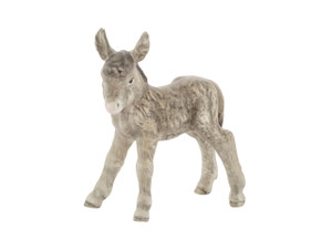 Donkey HUM 2230/N M.I. Hummel Nativity animal figurine in hand-painted grey porcelain. Close-up of the detailed face and grey fur texture of the M.I. Hummel donkey figurine.