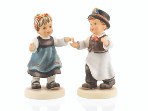 M.I. Hummel Franconian Dance Set featuring a boy and girl in traditional German folk attire, handcrafted by Hummel Manufaktur.