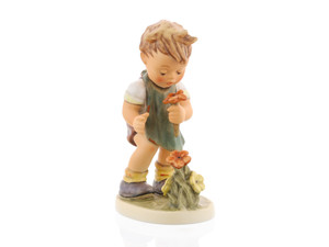 M.I. Hummel The Botanist | HUM 351/0 Girl with Flower Crown