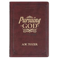 Pursuing God 366 Daily Devotions Large Print