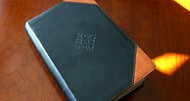 NKJV Deluxe Reader's Bible Leathersoft Black Comfort Print