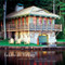 Lakeside Living: Waterfront Houses Cottages and Cabins of the Great