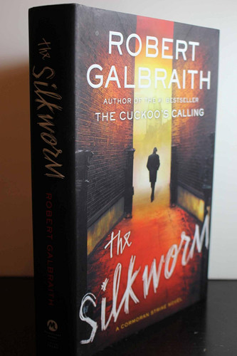 The Silkworm (A Cormoran Strike Novel 2)
