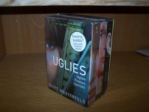 Uglies (Boxed Set): Uglies Pretties Specials (The Uglies)