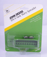 1/64 John Deere 876 V-Tank Slurry Spreader