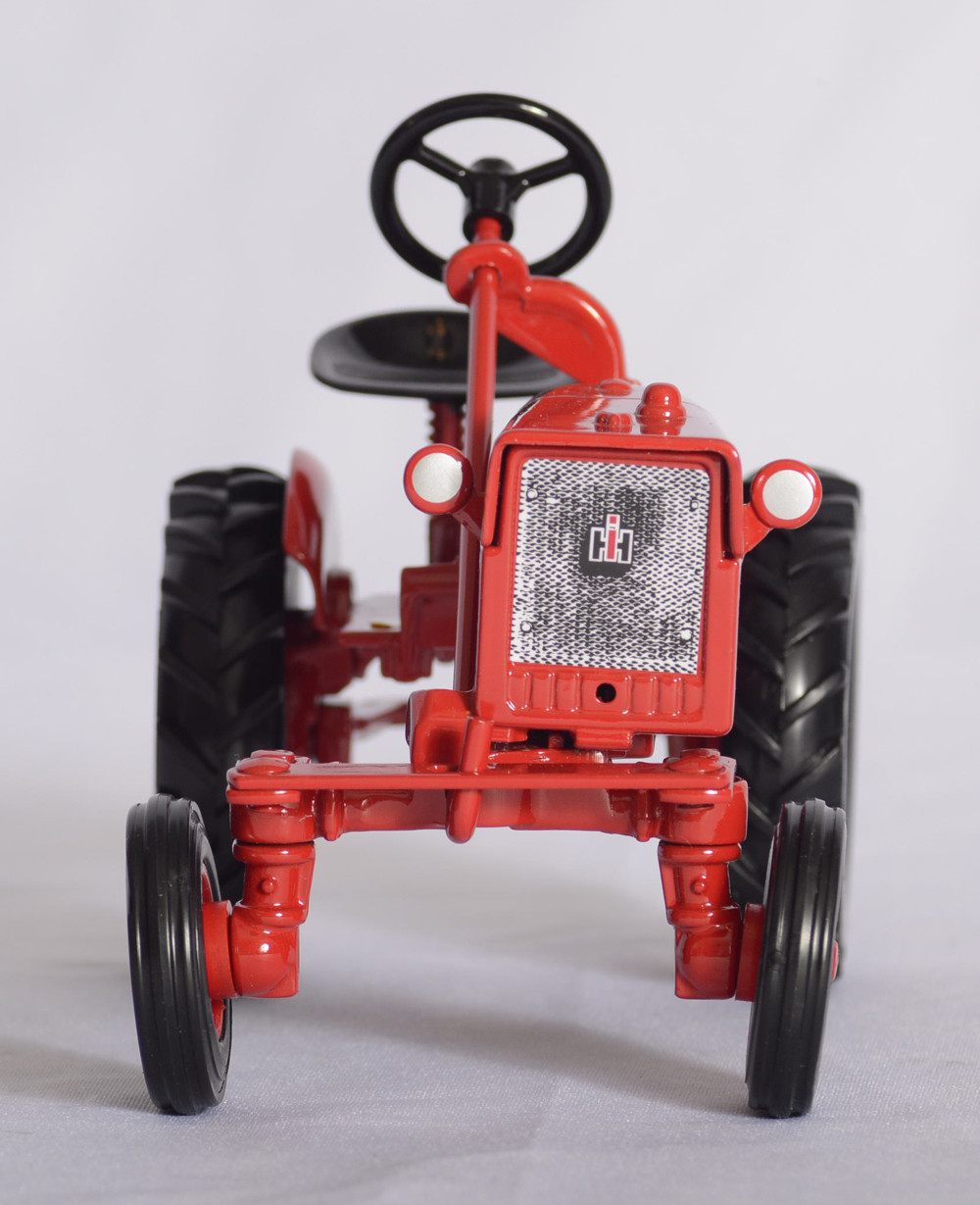 ミニカー　アメリカントラクター　McCORMICK FARMALL PRODUCT MINIATURE INTERNATIONAL HARVESTER McCORMICK FARMALL