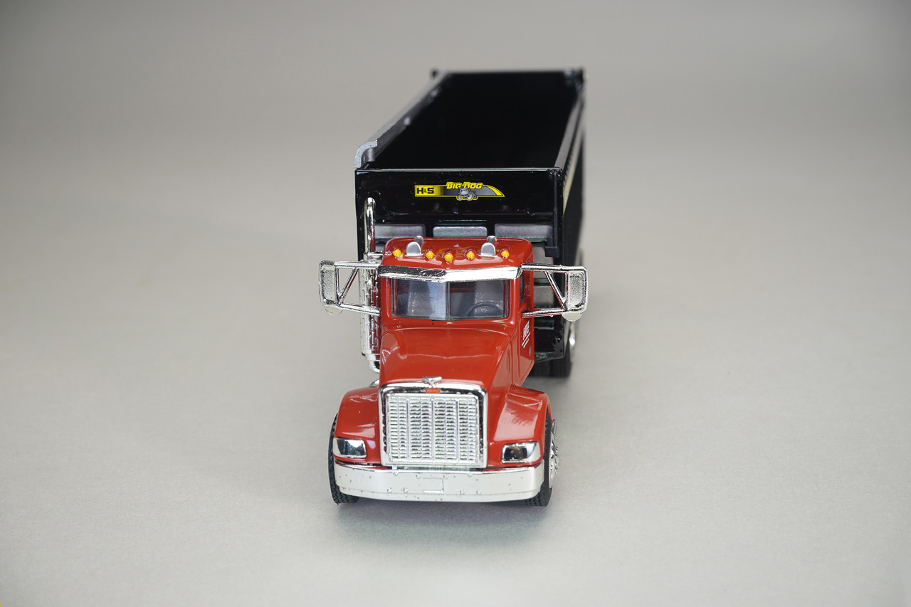 1/64 Big Dog Red Peterbilt with H&S Forage Box - Windy Hill