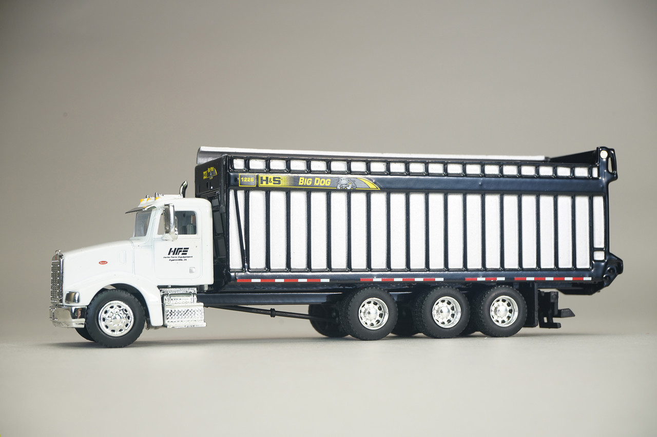 1/64 Big Dog White Peterbilt with H&S Forage Box - Windy