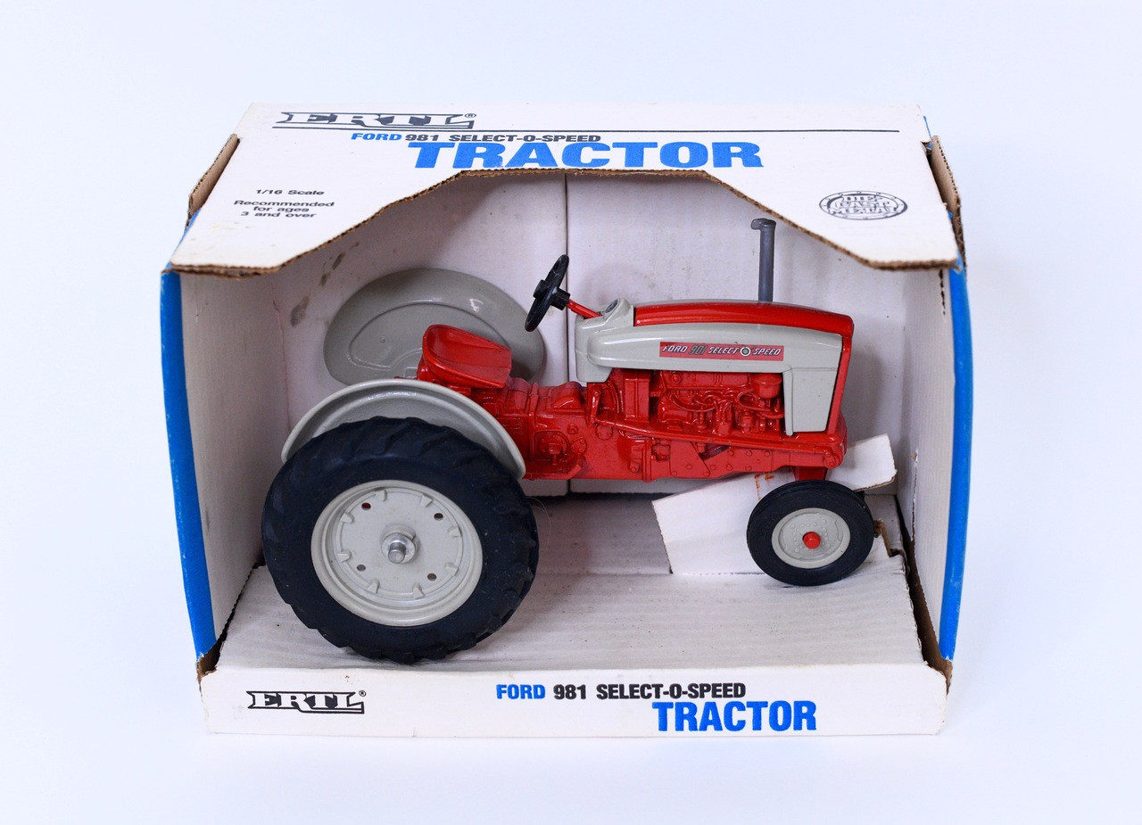 1/16 Ford 981 Select-O-Speed - Windy Hill Farm Toys