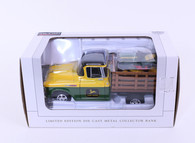 1/25 John Deere '57 Chevy stakebed with lawn mower