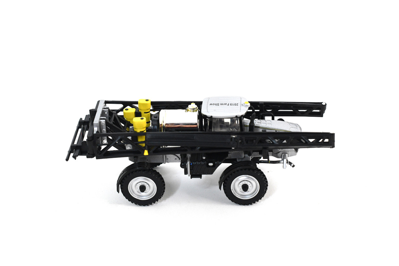 1/64 John Deere R4038 Sprayer 2019 Farm Show Chaser - Windy Hill