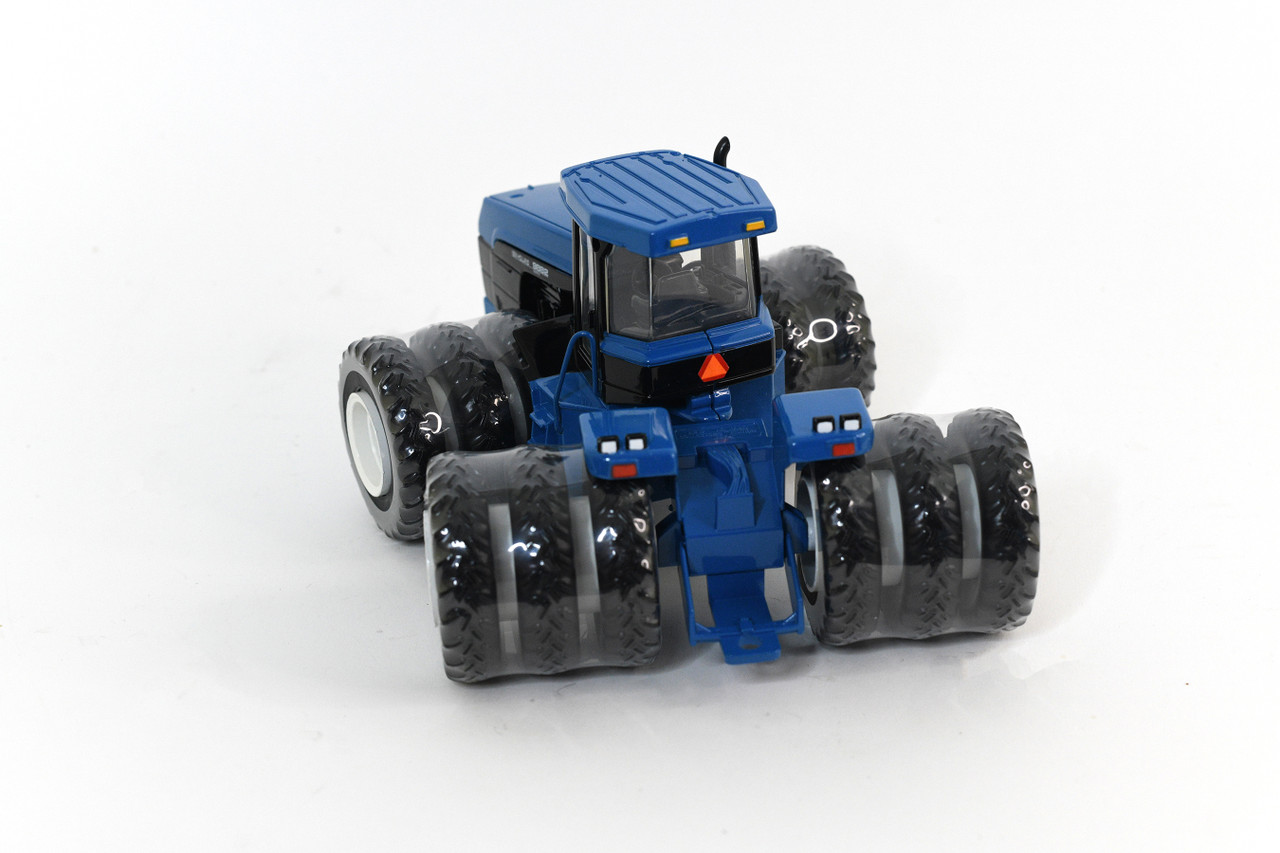 1/32 New Holland 9882 Collector Edition