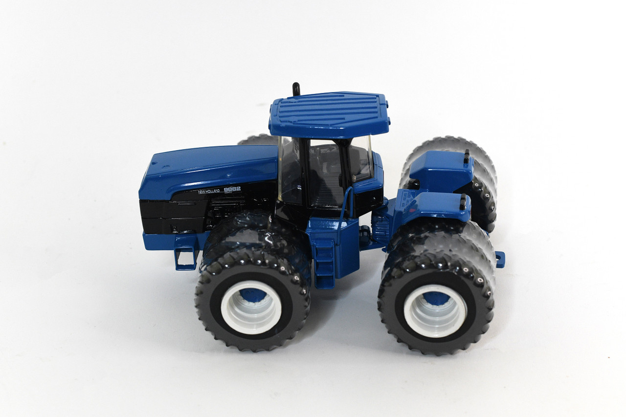 1/32 New Holland 9882 Collector Edition