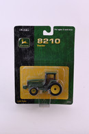 1/64 John Deere 8210 Tractor