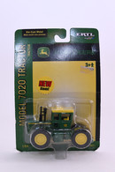 1/64 John Deere 7020