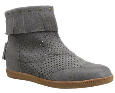 Quarter Side View. Women Shoes Online, Women's Shoes, Women's Boots. OTBT Stanton, Hidden wedge moccasin suede bootie. Fringe, tassel, gum sole, back zipper. Color Soft Grey