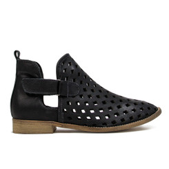 Side View: Women's Shoes, Women's Bootie, Perforated leather, 1/2" heel, Musse & Cloud, Color: Black