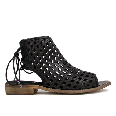 Side View: Women's Shoes, Women's Flat Sandal, Musse and cloud aimy, Perforated leather, 1" heel, Color: Black