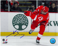 Pavel Datsyuk Autographed Detroit Red Wings 8x10 Photo #6 - One Leg Shooting (horizontal)