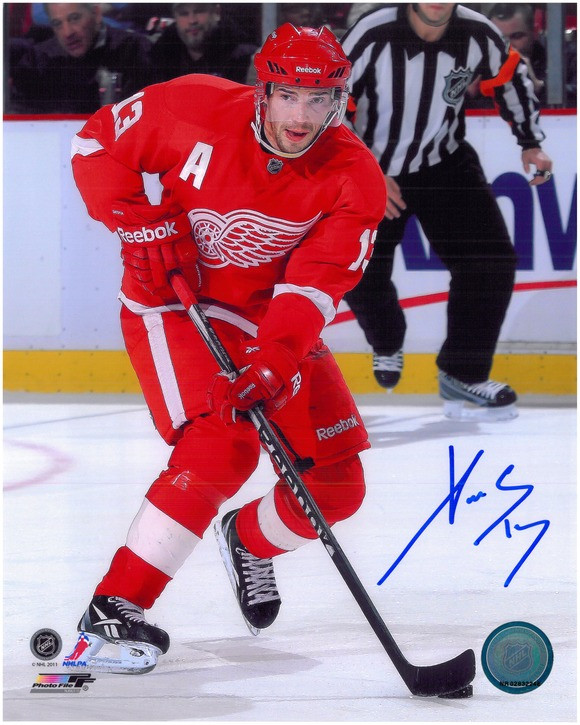 Pavel Datsyuk Autographed Detroit Red Wings 8x10 Photo #11 - 2014 Winter  Classic