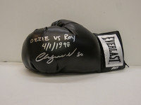 Chris Osgood Autographed Black Everlast Synthetic Leather Boxing Glove w/ "Ozzie vs Roy 4/1/1998"