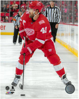 Henrik Zetterberg Autographed Detroit Red Wings 8x10 Photo #2 - Waiting For The Puck (Pre-Order)