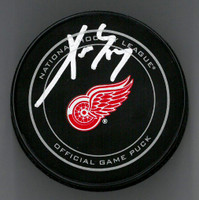 Pavel Datsyuk Autographed Official Game Puck