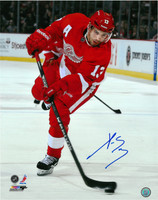 Pavel Datsyuk Autographed Detroit Red Wings 16x20 Photo #4 - The Wrister