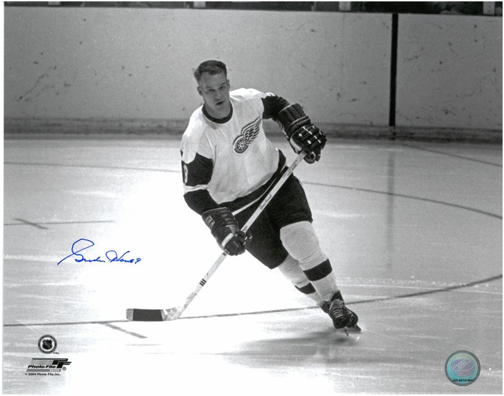 Gordie Howe Autographed Detroit Red Wings 11x14 Photo 1 Black