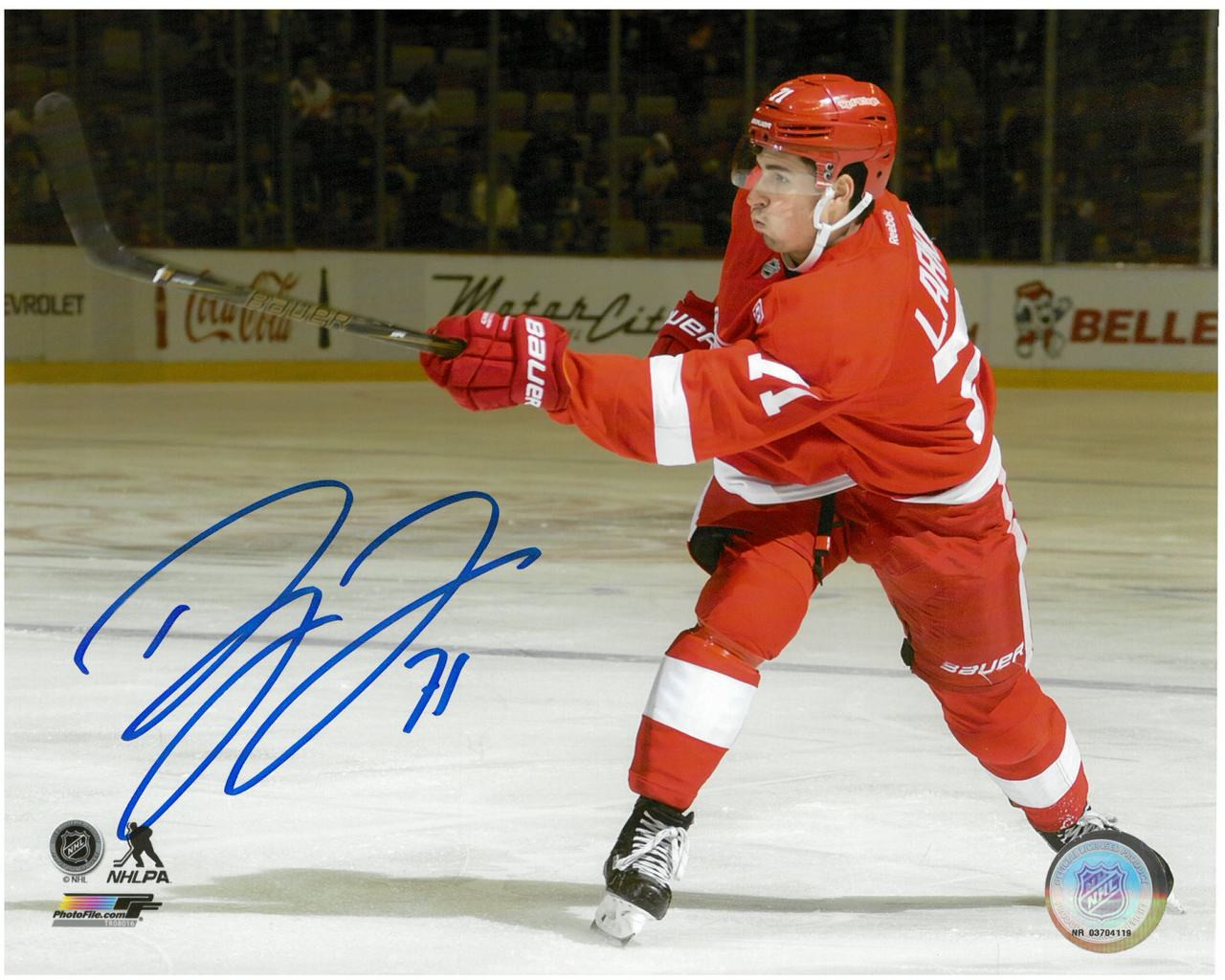 Dylan Larkin Autograph Signed Detroit Red Wings Rookie Year 8x10 Photo -  Beckett